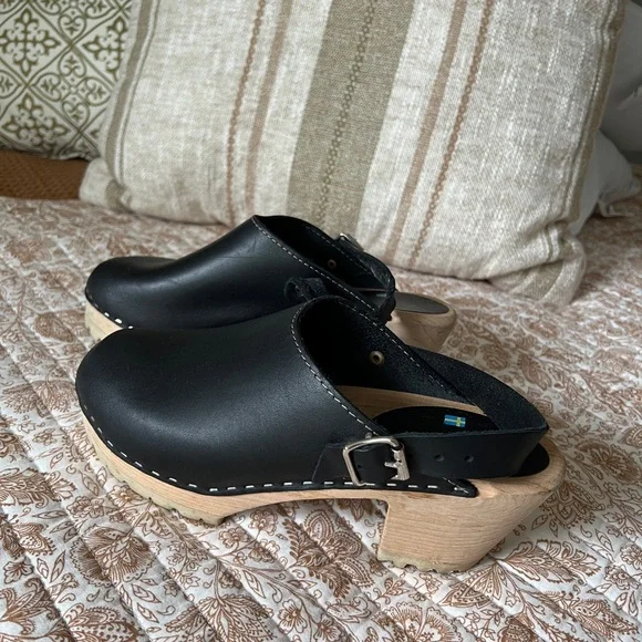 Lotta from Stockholm Black Leather Platform Clogs Tractor Sole - Picture 1 of 6